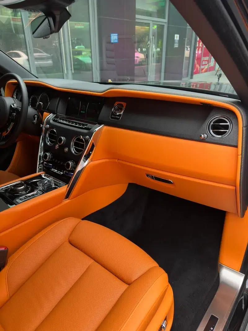 2024 Cullinan, four-seater version — миниатюра 21