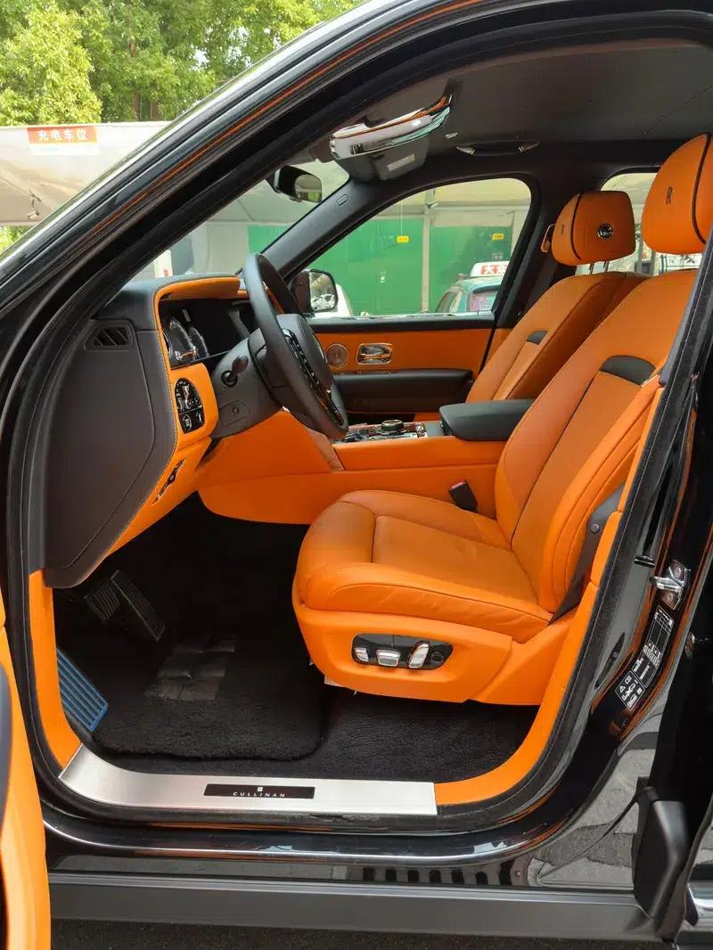 2024 Cullinan, four-seater version — миниатюра 22