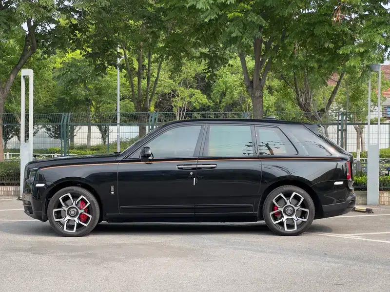 2024 Cullinan, four-seater version — миниатюра 4