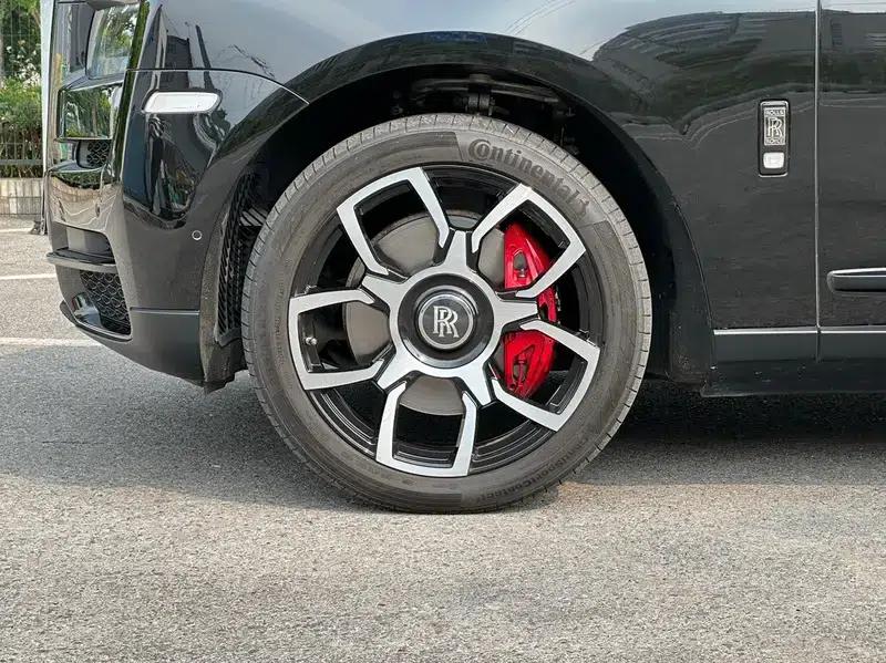 2024 Cullinan, four-seater version — миниатюра 9