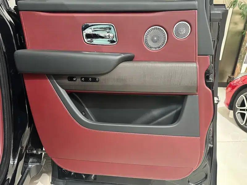 2018 Cullinan, four-seater version — миниатюра 11