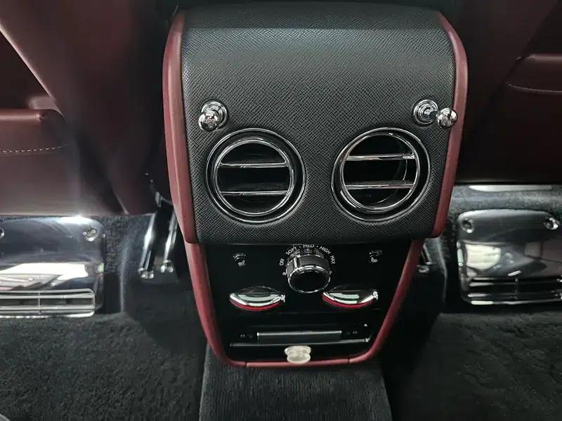 2018 Cullinan, four-seater version — миниатюра 12