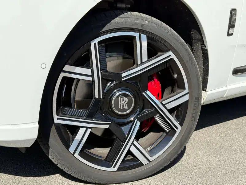 2025 Cullinan Series II Black Badge Disruptor — миниатюра 12