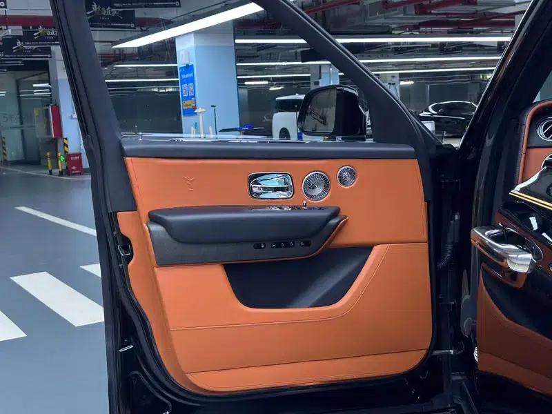 2018 Cullinan, four-seater version — миниатюра 15