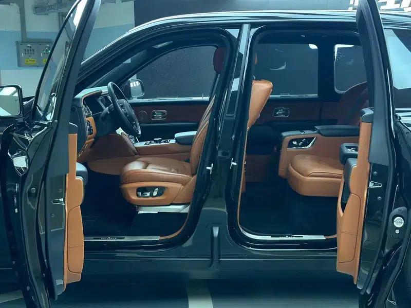 2018 Cullinan, four-seater version — миниатюра 16