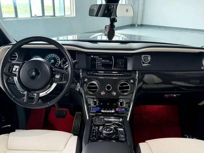 2018 Cullinan, four-seater version — миниатюра 6