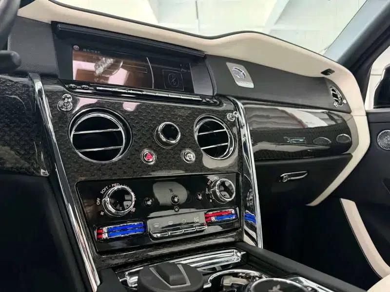 2018 Cullinan, four-seater version — миниатюра 7