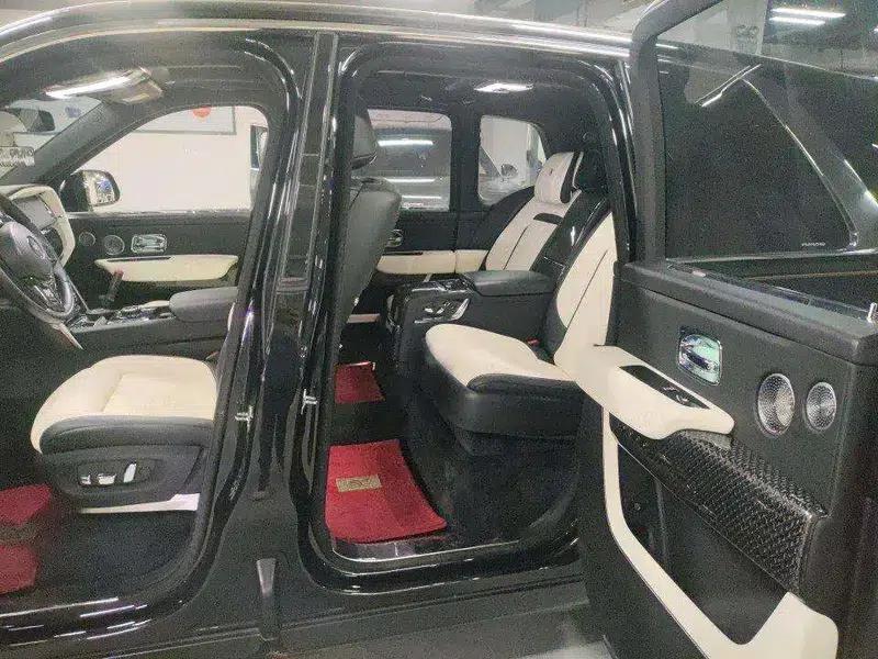 2018 Cullinan, four-seater version — миниатюра 8