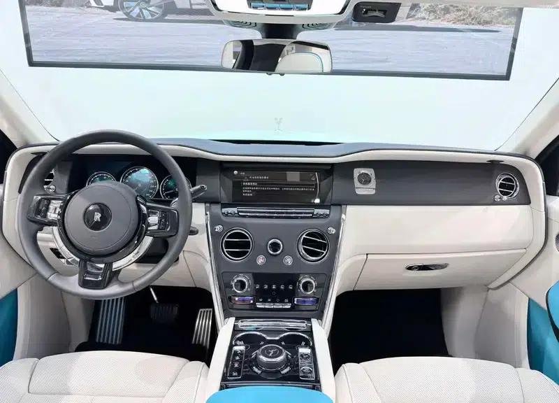 2018 Cullinan, four-seater version — миниатюра 8