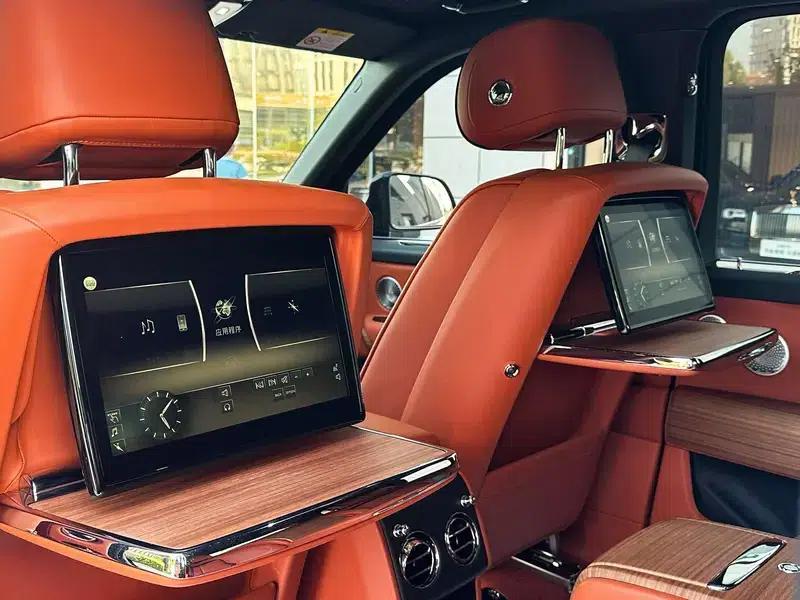 2024 Cullinan, four-seater version — миниатюра 11