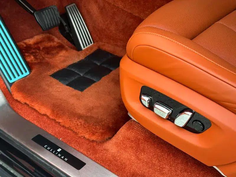 2024 Cullinan, four-seater version — миниатюра 17