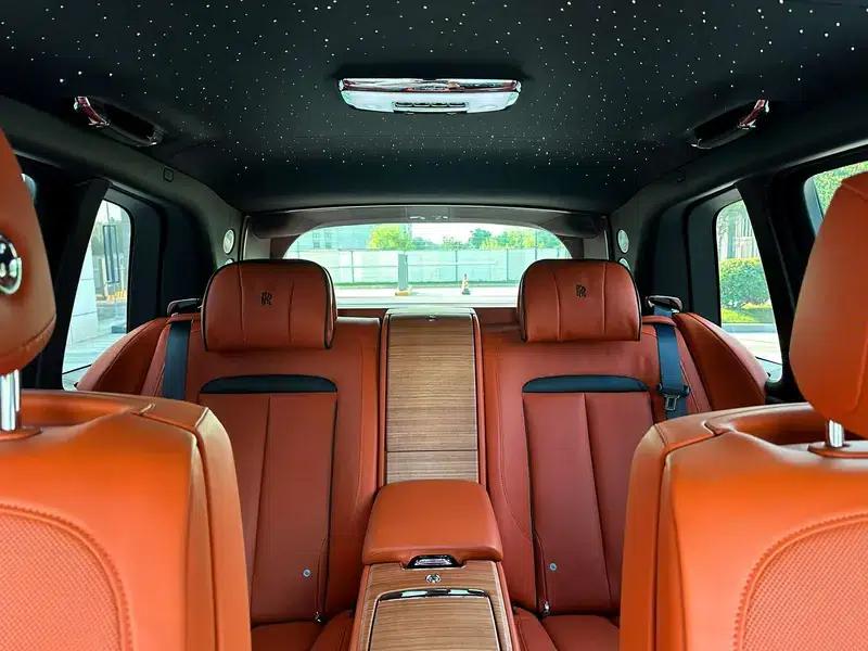 2024 Cullinan, four-seater version — миниатюра 25