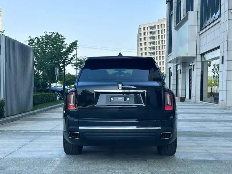 2024 Cullinan, four-seater version — миниатюра 4