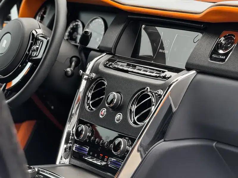 2024 Cullinan, four-seater version — миниатюра 18