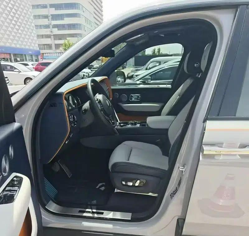 2018 Cullinan, four-seater version — миниатюра 5