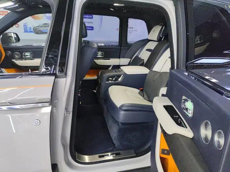 2018 Cullinan, four-seater version — миниатюра 6