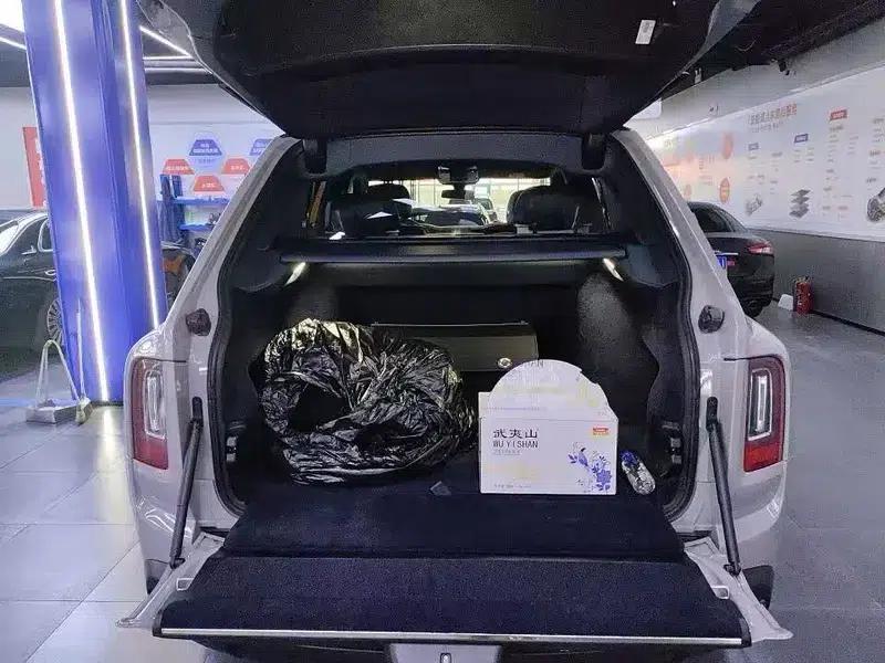 2018 Cullinan, four-seater version — миниатюра 8