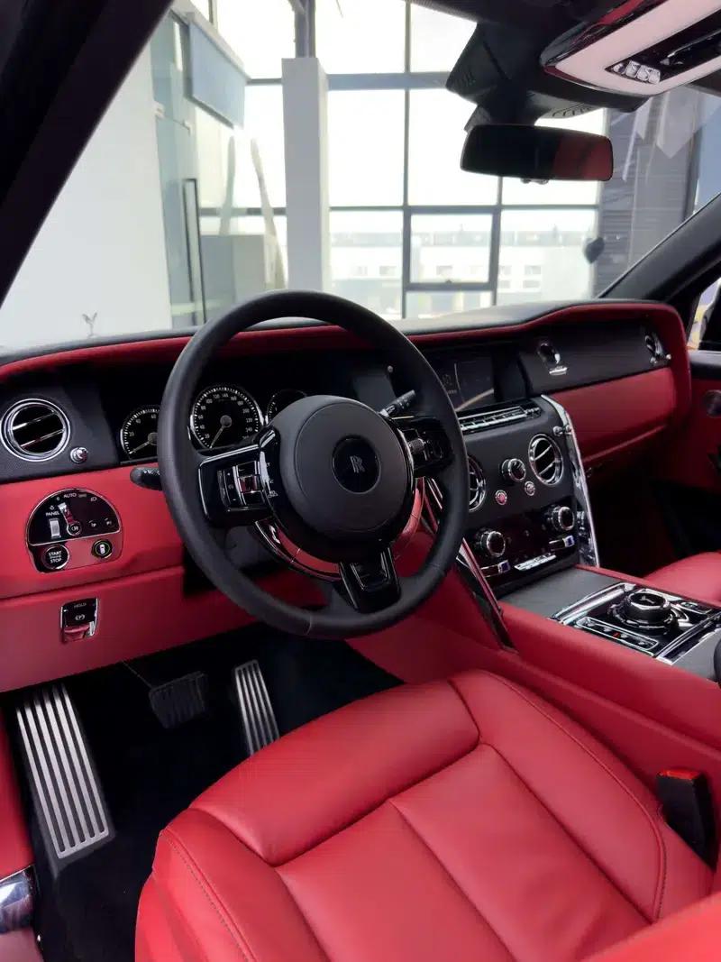 2018 Cullinan, four-seater version — миниатюра 12