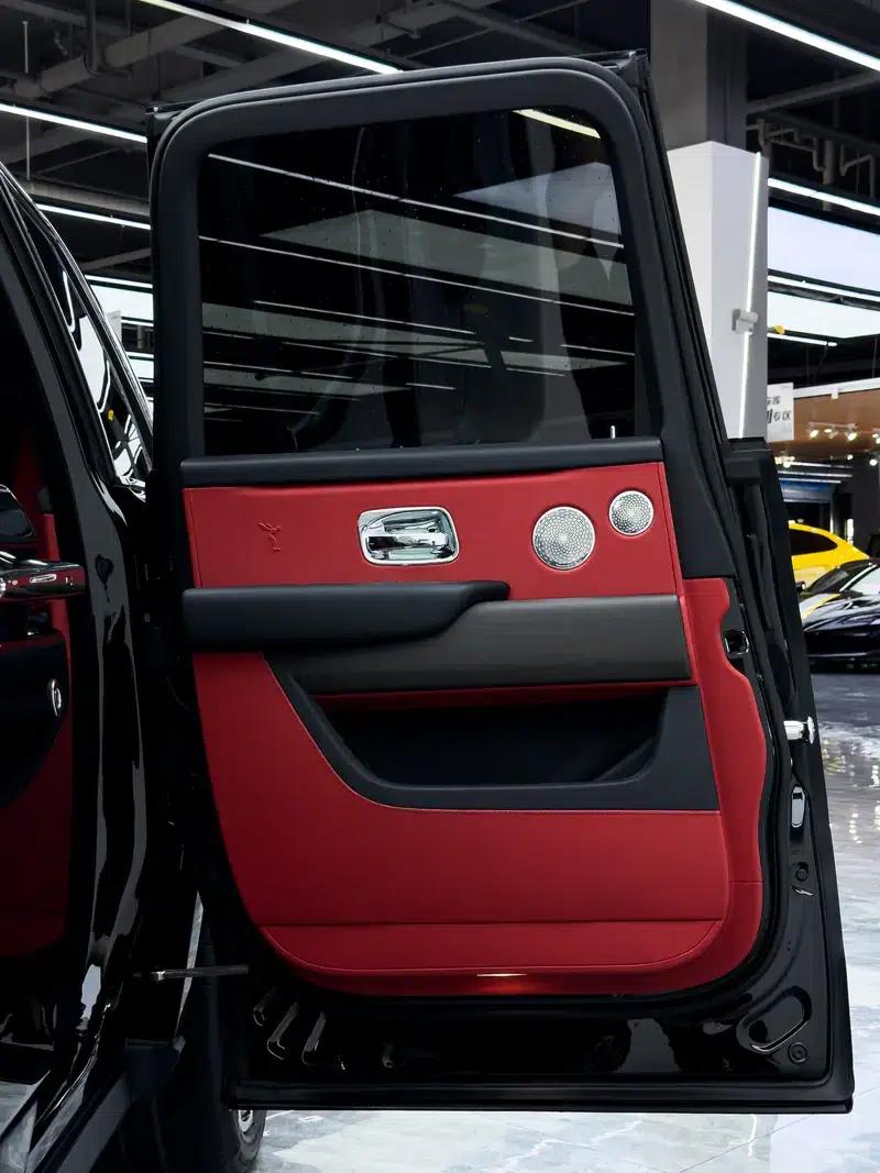 2018 Cullinan, four-seater version — миниатюра 15