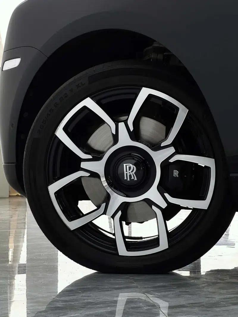 2018 Cullinan, four-seater version — миниатюра 9