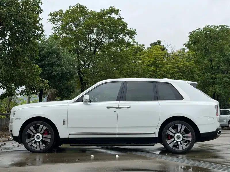 2018 Cullinan, four-seater version — миниатюра 3