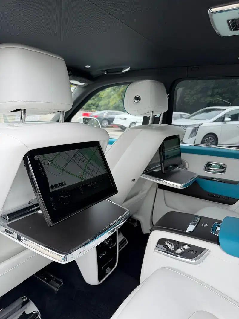 2018 Cullinan, four-seater version — миниатюра 5