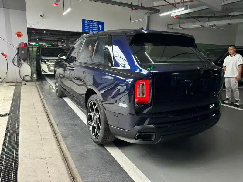 2020 Cullinan Black Badge — миниатюра 4