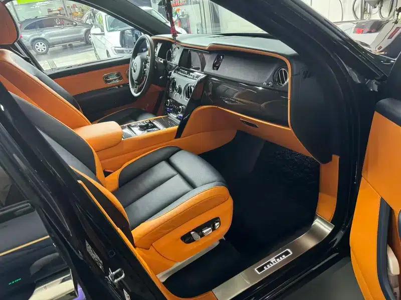 2020 Cullinan Black Badge — миниатюра 6