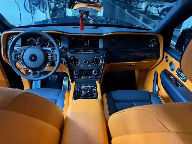 2020 Cullinan Black Badge — миниатюра 7