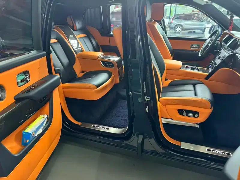 2020 Cullinan Black Badge — миниатюра 10