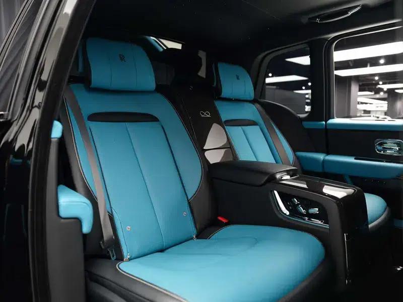 2022 Cullinan 6.7T Automatic 4WD 4-Seater Parallel Import — миниатюра 23