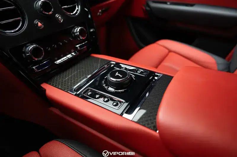 2020 Cullinan Black Badge — миниатюра 12
