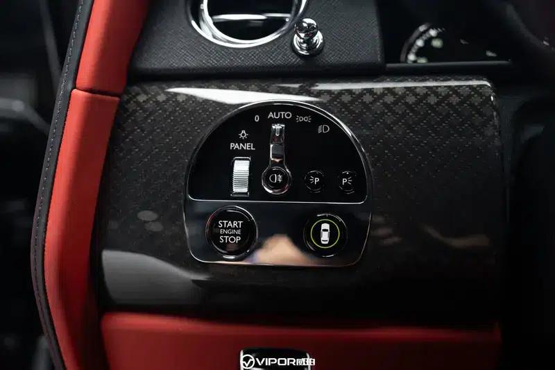 2020 Cullinan Black Badge — миниатюра 13