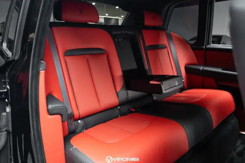 2020 Cullinan Black Badge — миниатюра 17
