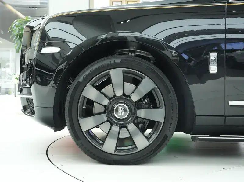 2018 Cullinan, four-seater version — миниатюра 17