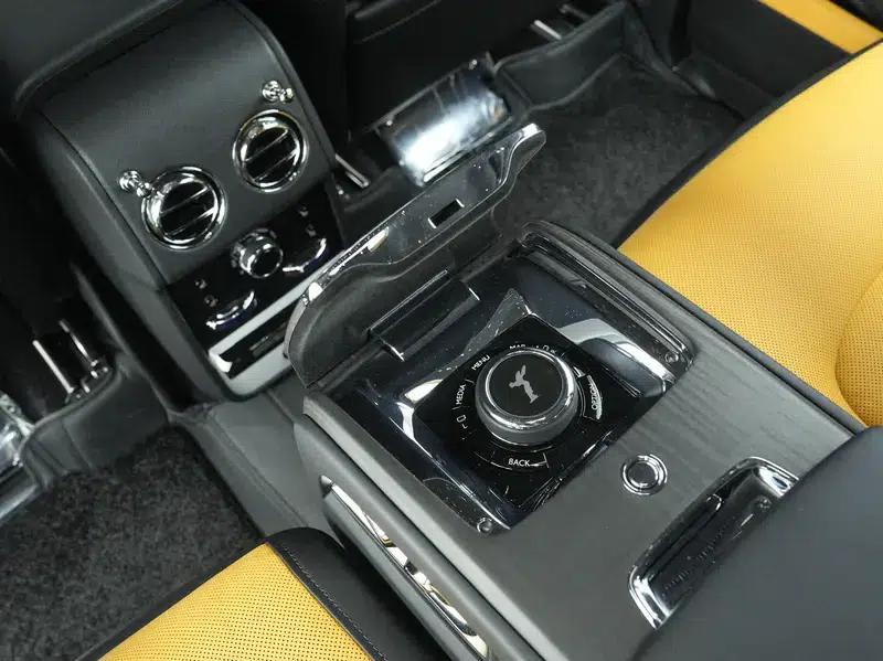 2018 Cullinan, four-seater version — миниатюра 30