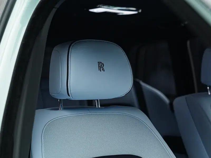 2022 Cullinan 6.7T Automatic 4WD 5-seater Parallel Import — миниатюра 11