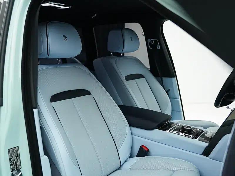 2022 Cullinan 6.7T Automatic 4WD 5-seater Parallel Import — миниатюра 20