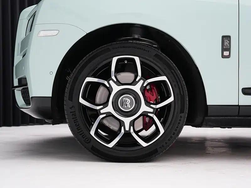 2022 Cullinan 6.7T Automatic 4WD 5-seater Parallel Import — миниатюра 8