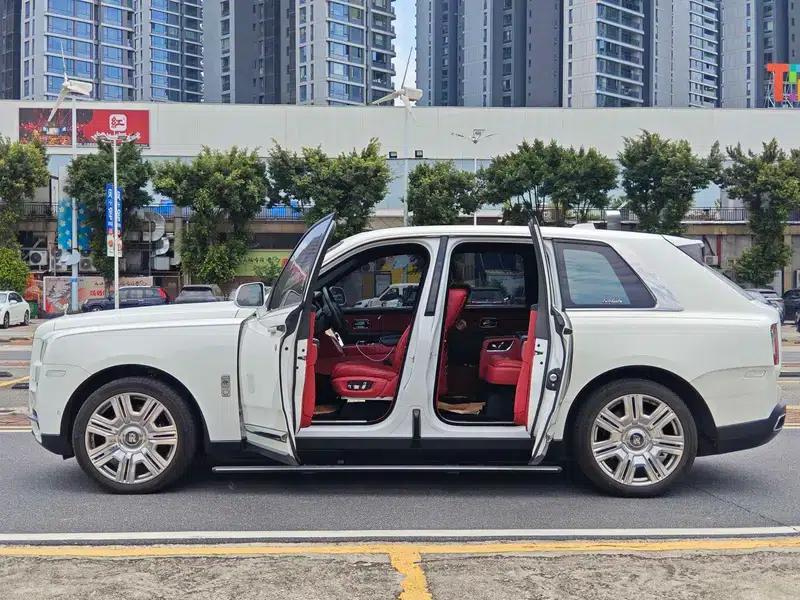 2018 Cullinan, four-seater version — миниатюра 11