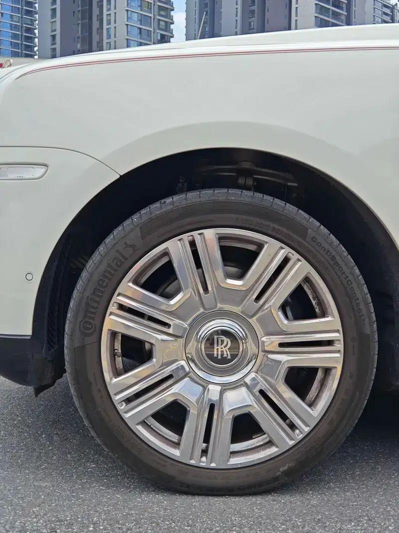 2018 Cullinan, four-seater version — миниатюра 13