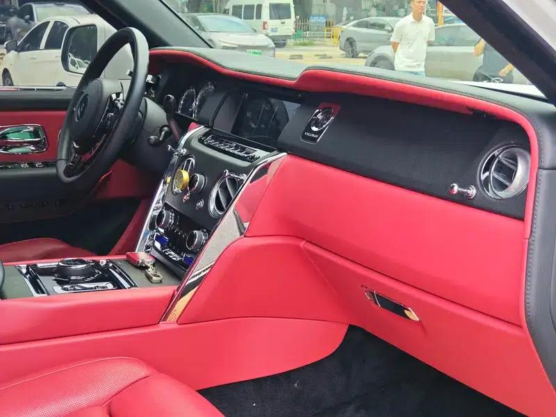2018 Cullinan, four-seater version — миниатюра 17