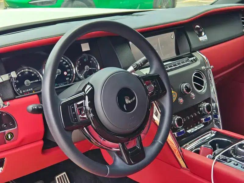 2018 Cullinan, four-seater version — миниатюра 18