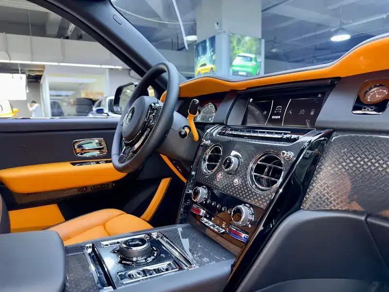 2024 Cullinan Black Badge — миниатюра 15