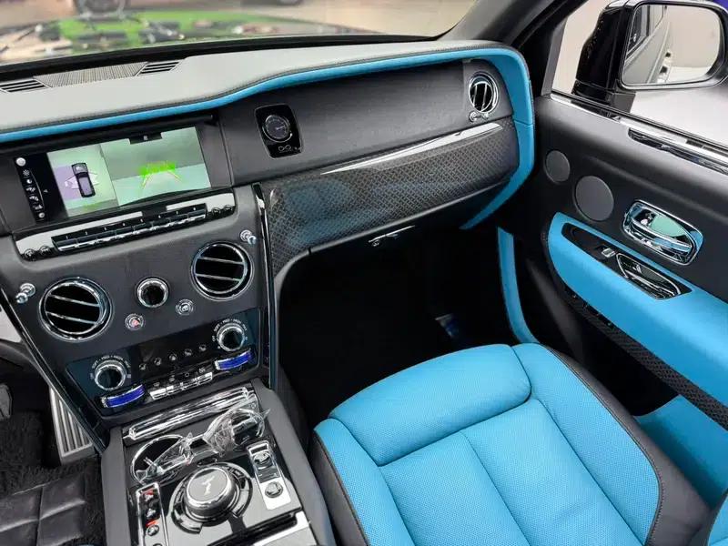 2020 Cullinan Black Badge — миниатюра 7