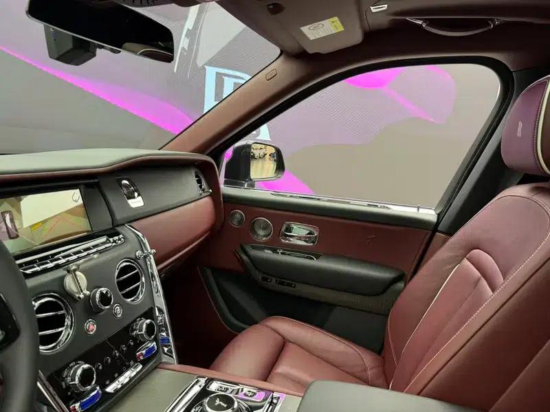 2018 Cullinan 5-seater — миниатюра 20