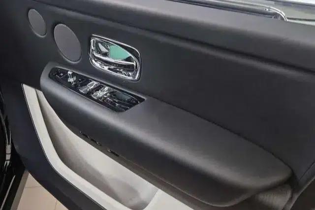 2018 Cullinan 5-seater — миниатюра 5