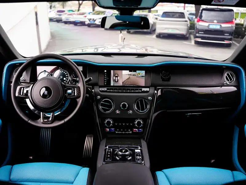 2021 Cullinan Black Badge Mid-Century Modern — миниатюра 16