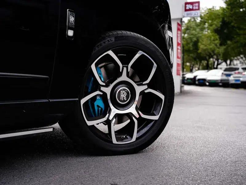 2021 Cullinan Black Badge Mid-Century Modern — миниатюра 9
