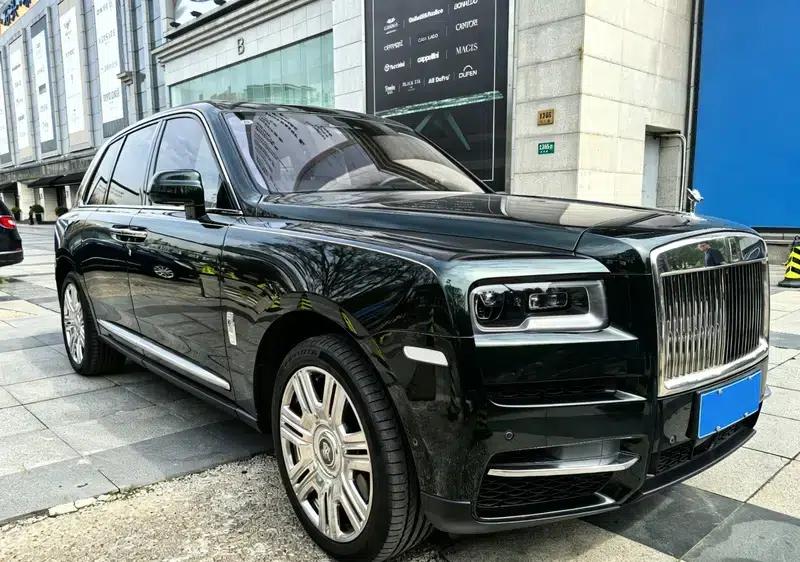 2023 Cullinan 6.7T Automatic AWD 4-seater — миниатюра 2